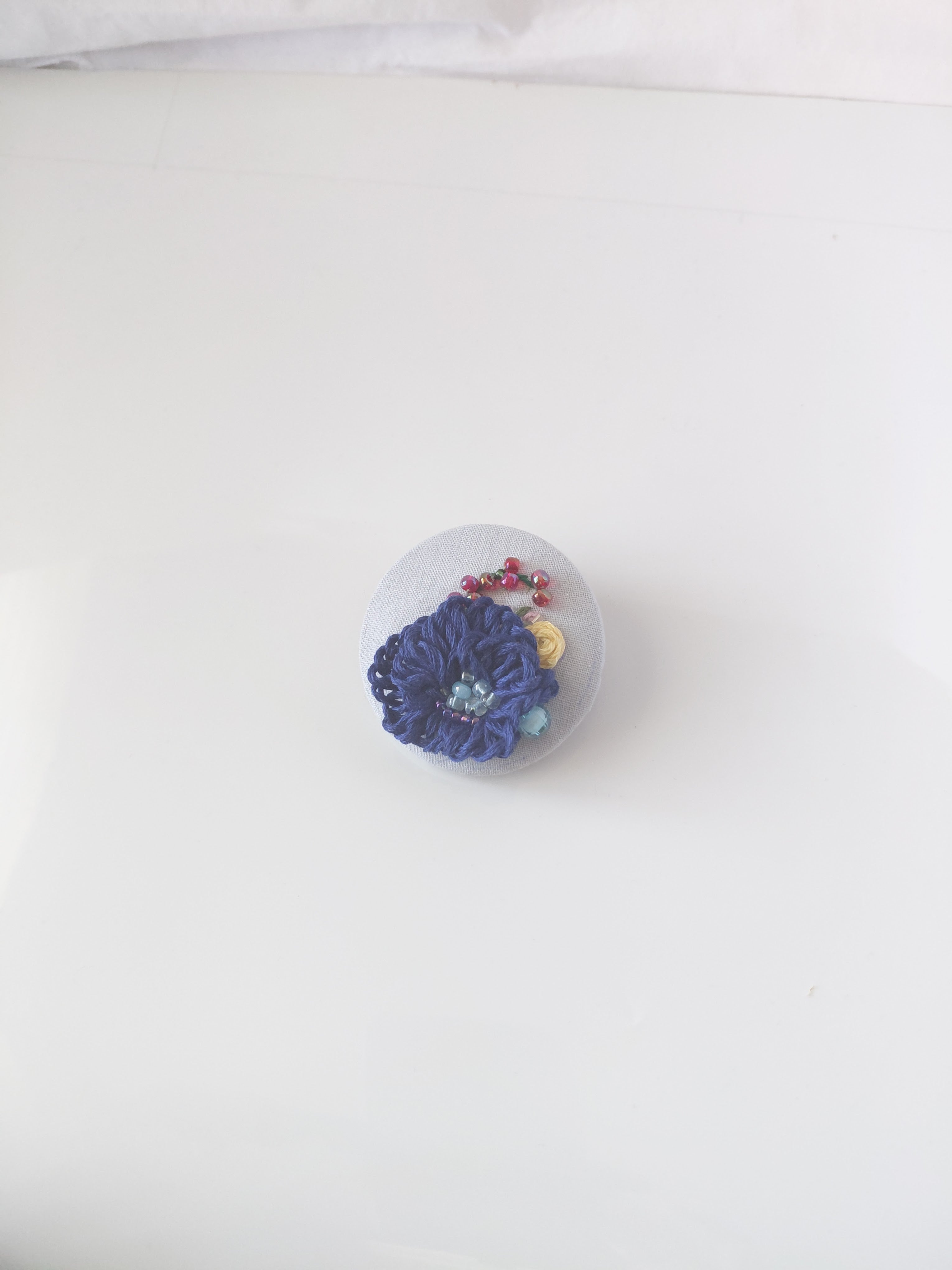 blue flower brooch 083