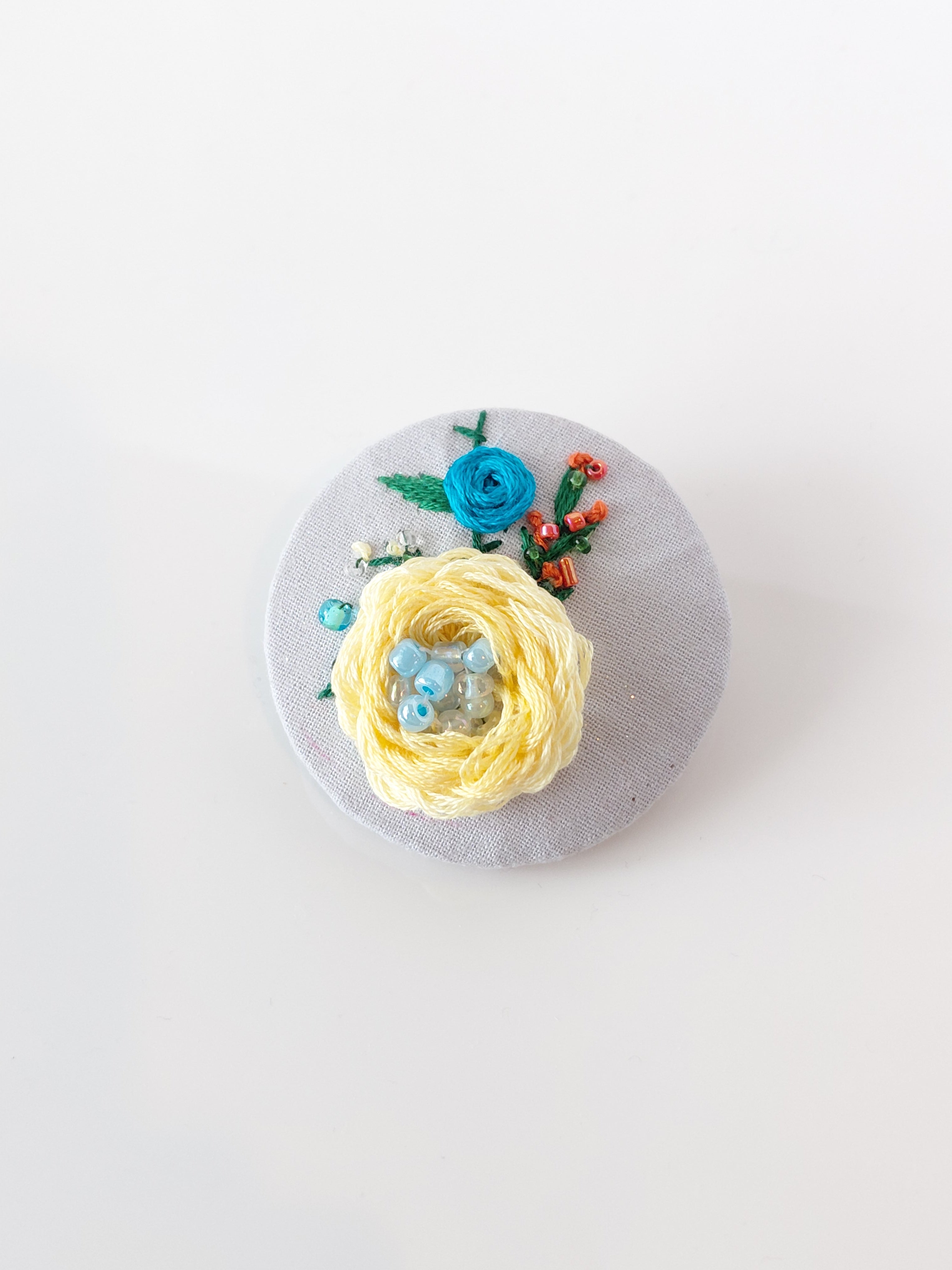 yellow flower brooch 058