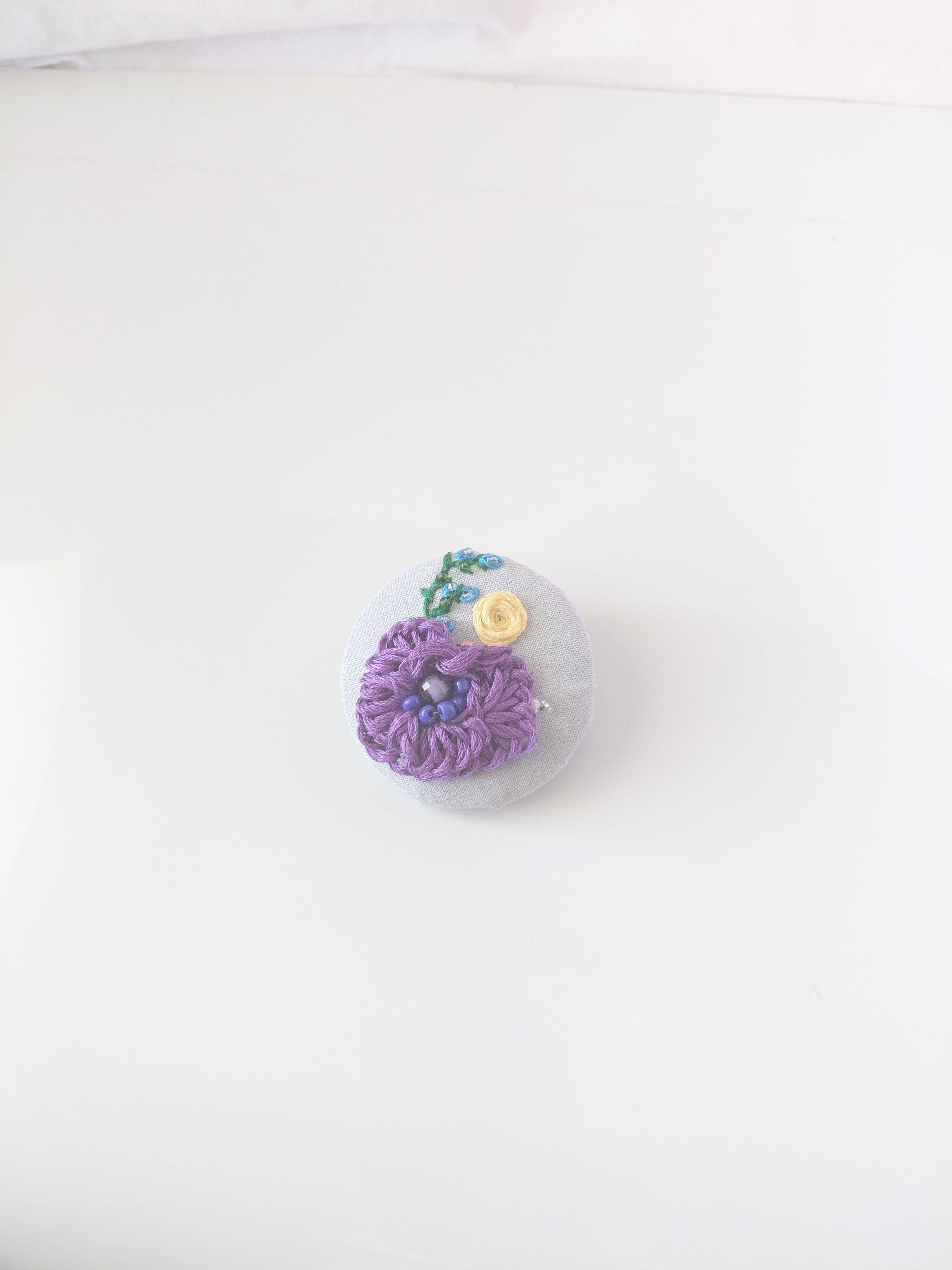 purple flower brooch 085
