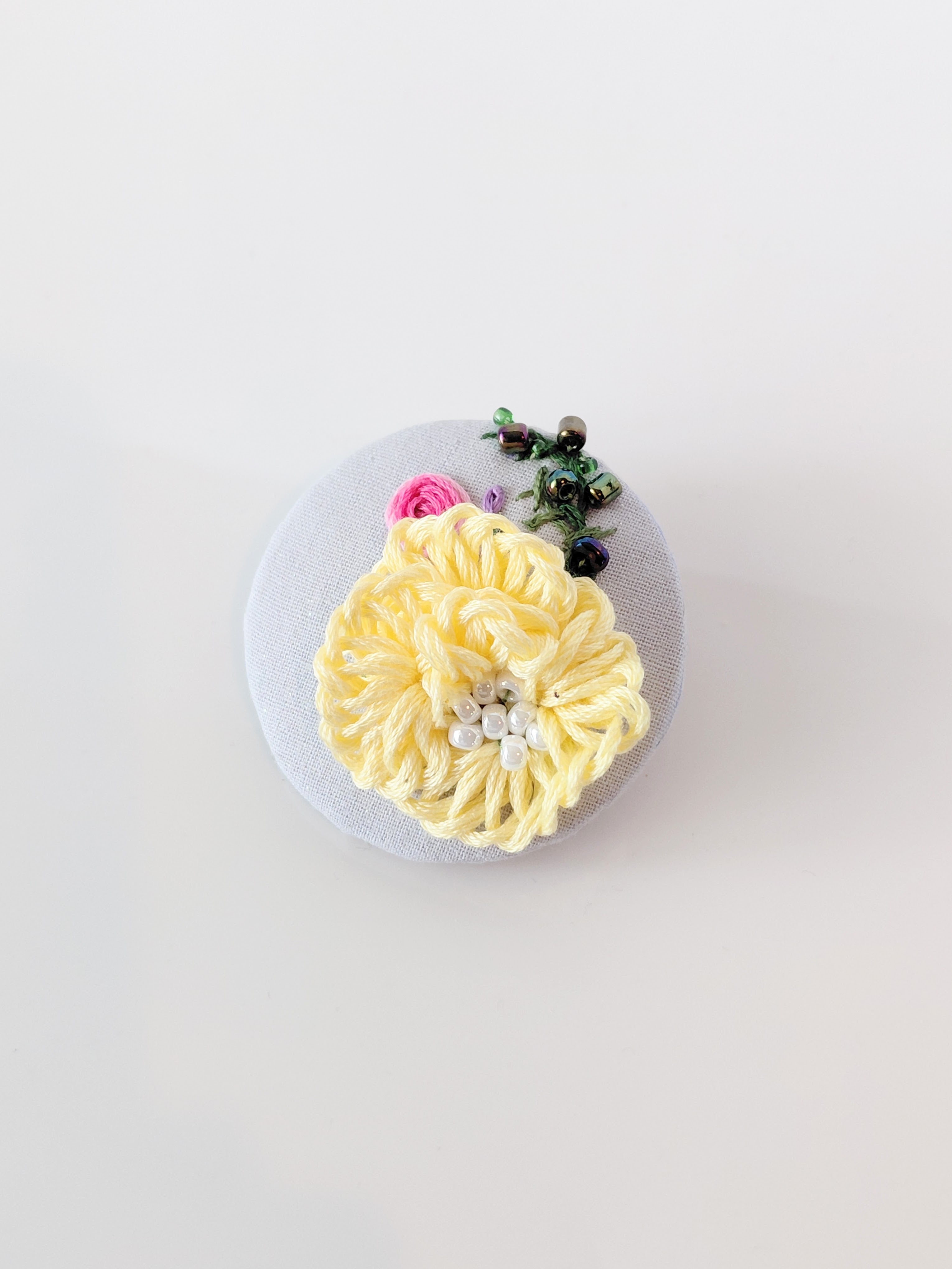 yellow flower brooch 059