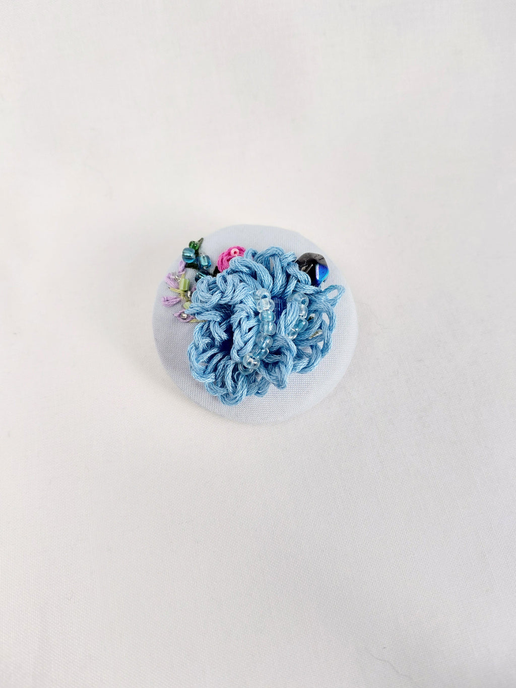 blue flower brooch 034