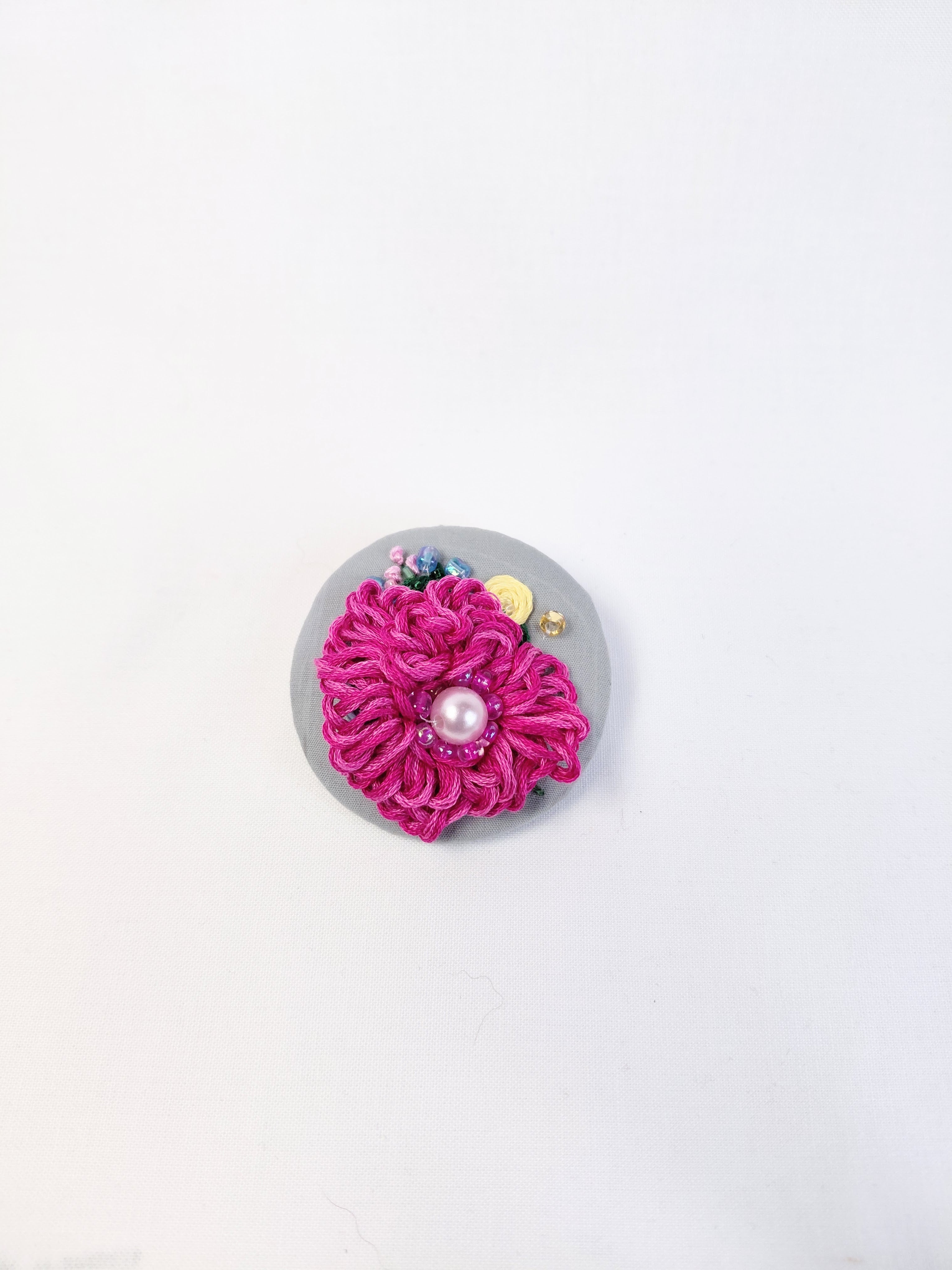 fuschia flower brooch 014
