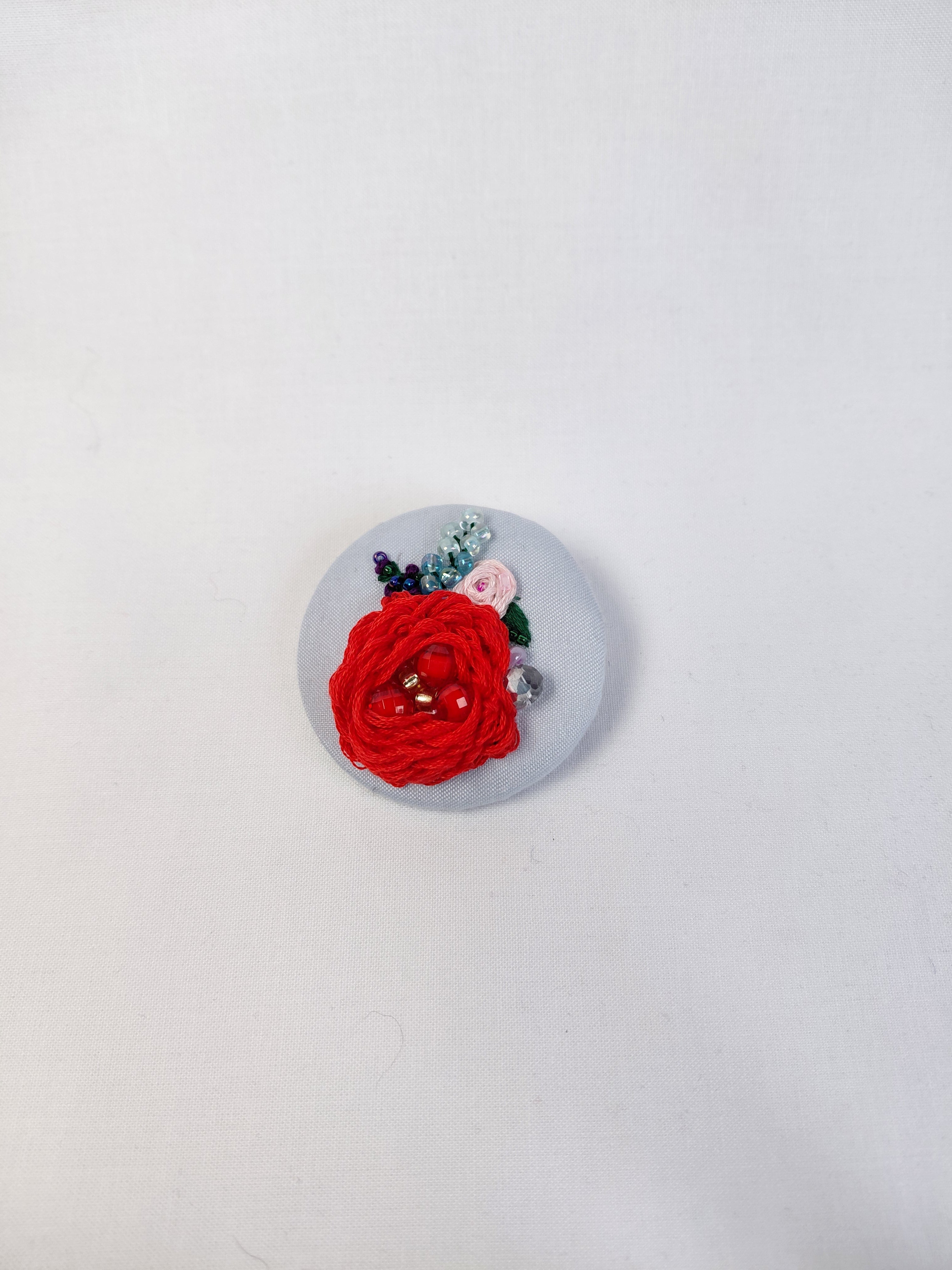 red flower brooch 014