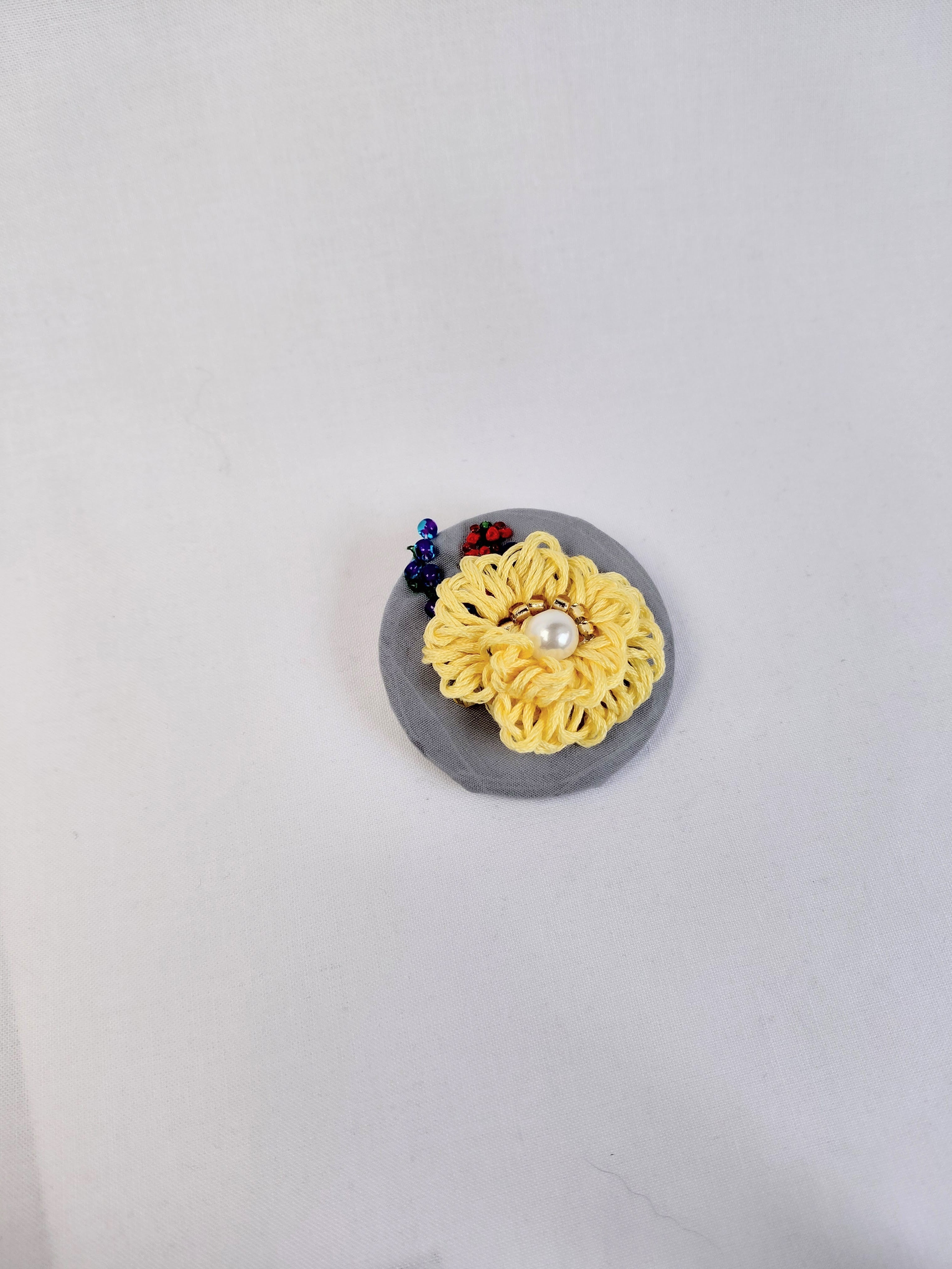 yellow flower brooch 018