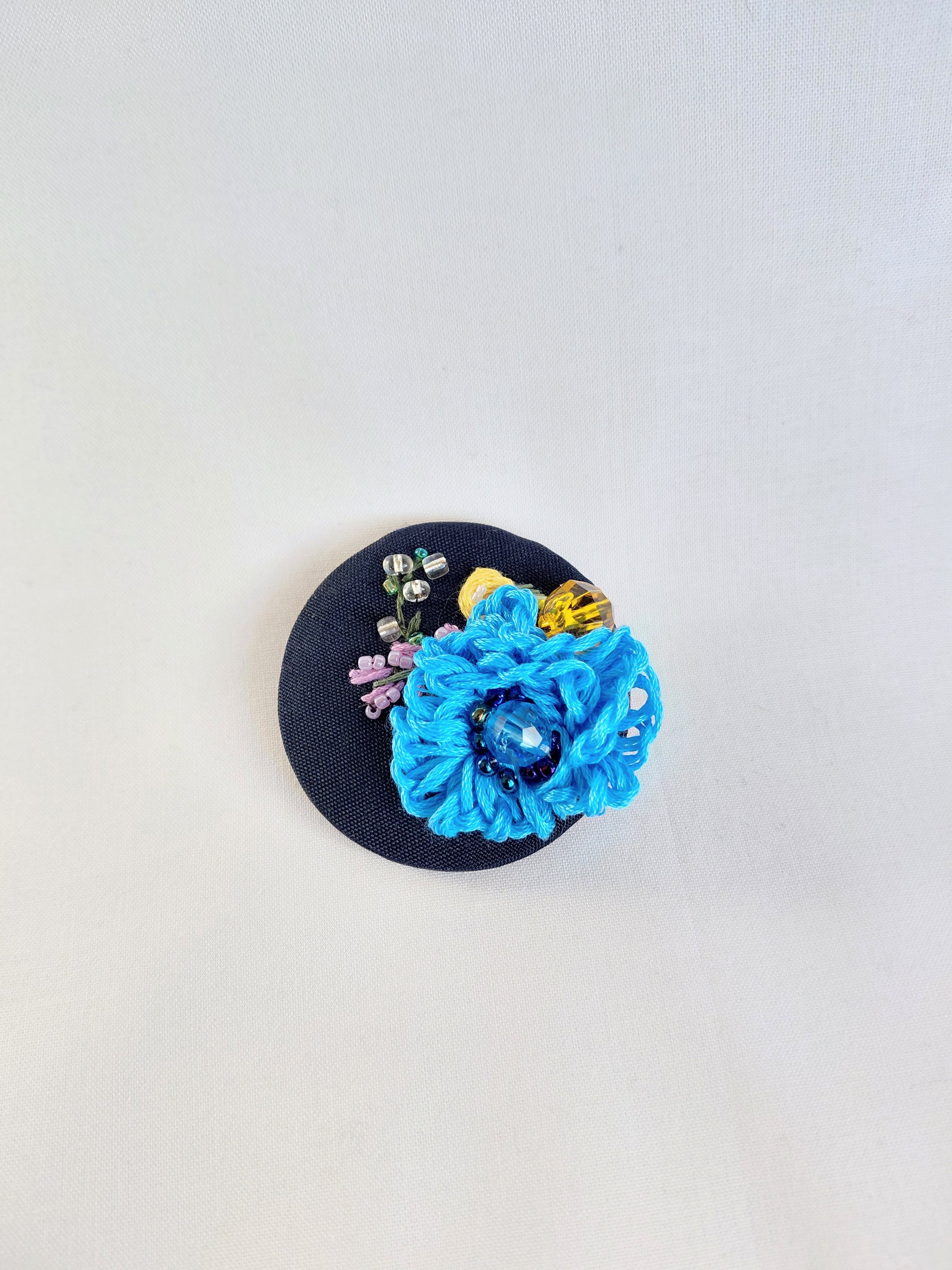 blue flower brooch 040
