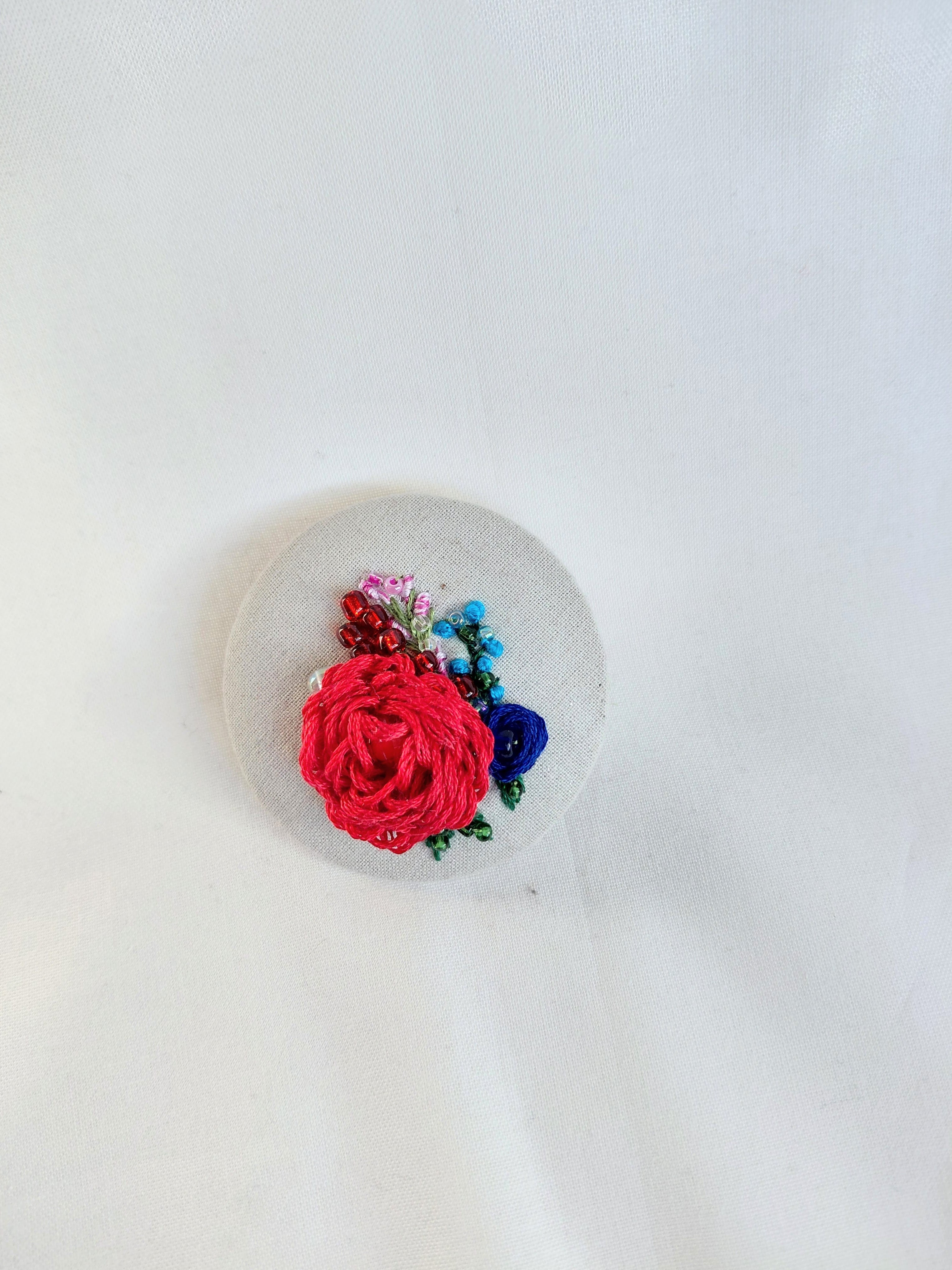 red flower brooch 023