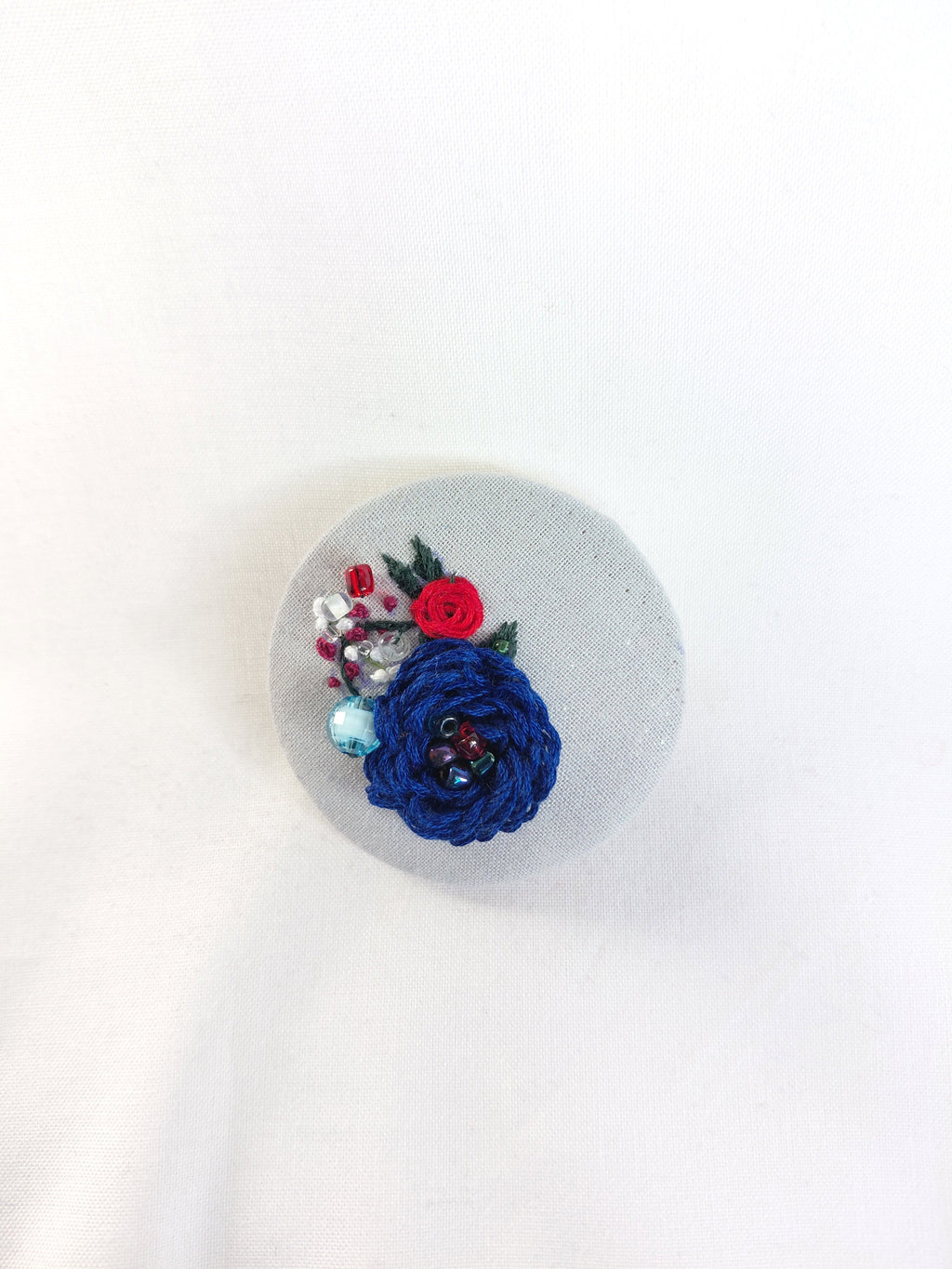 blue flower brooch 052