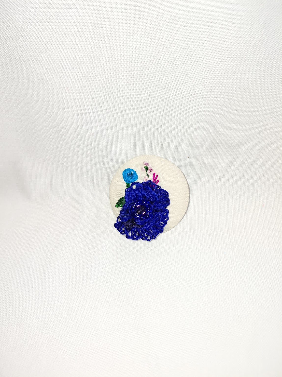 blue flower brooch 080