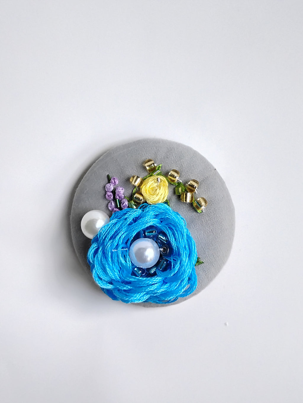 blue flower brooch 001